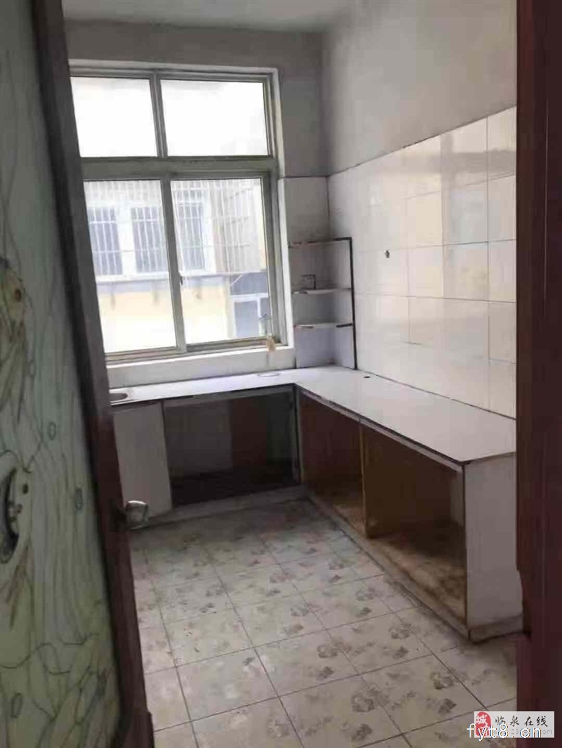 电视台对面3楼110平米简装+随时过户39万