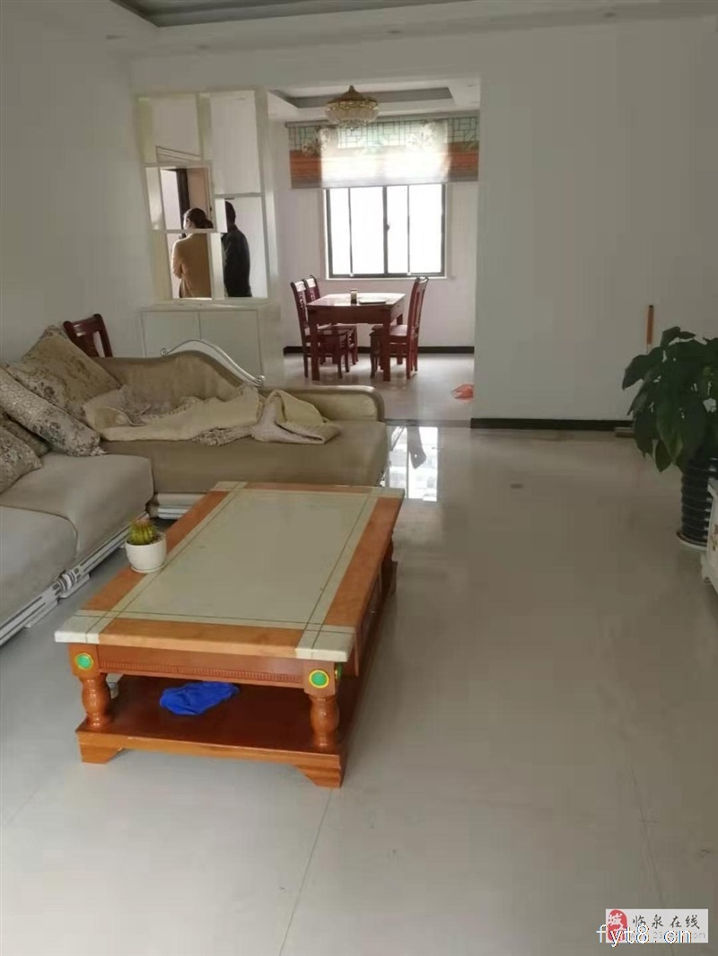 利华中央公馆3室2厅家具家电齐全2万5包物